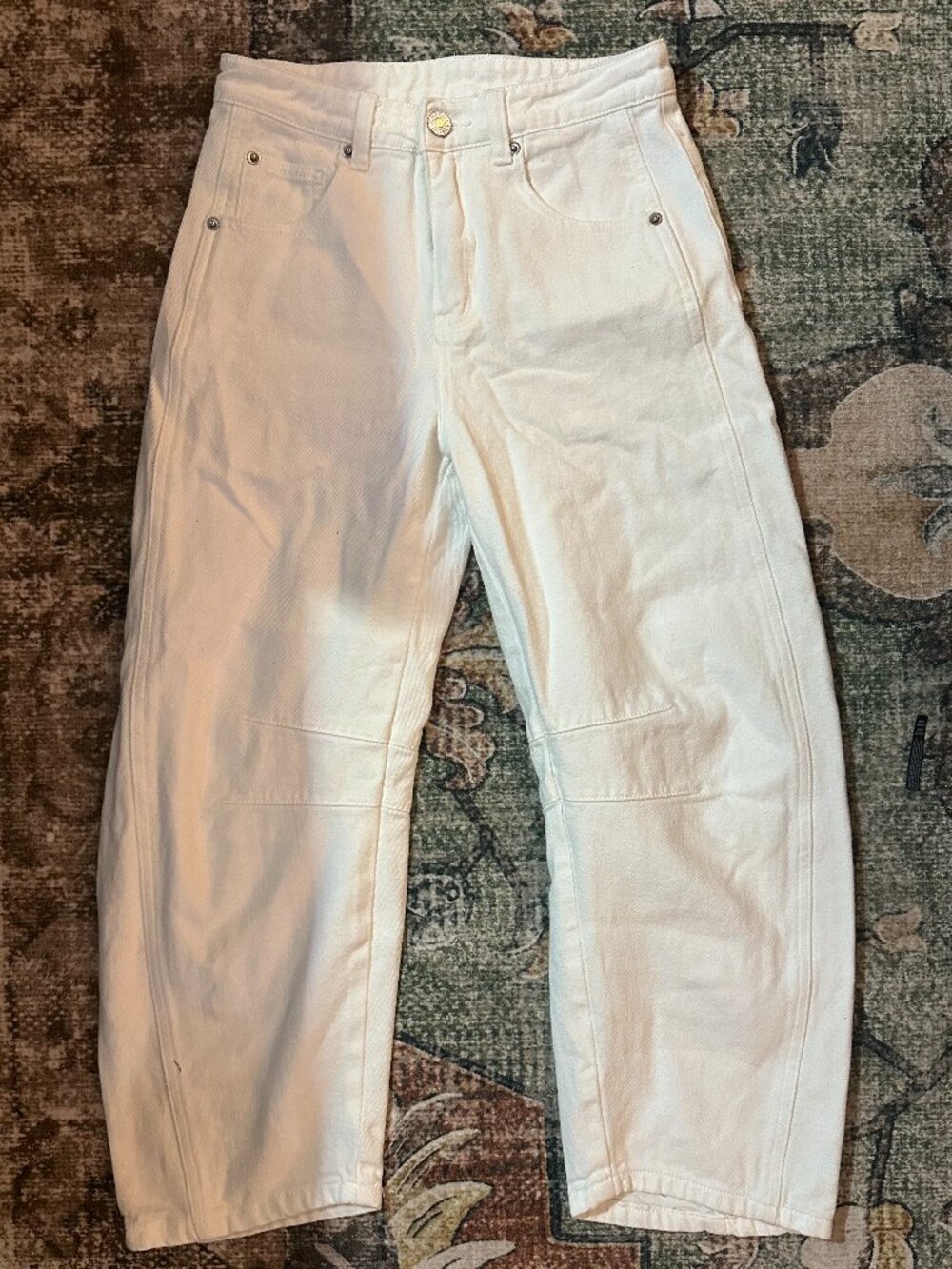 White High-Waisted Curved Barrel Leg Jeans Size X-Small